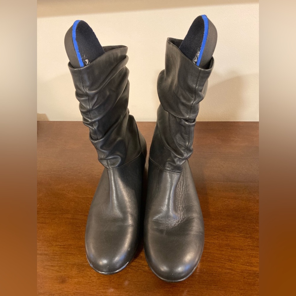 Great condition Dansko Black pull up boots.  Size 39